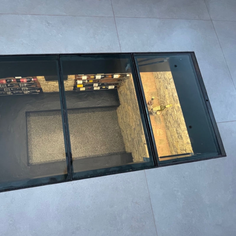 Trappe cave verre enterree