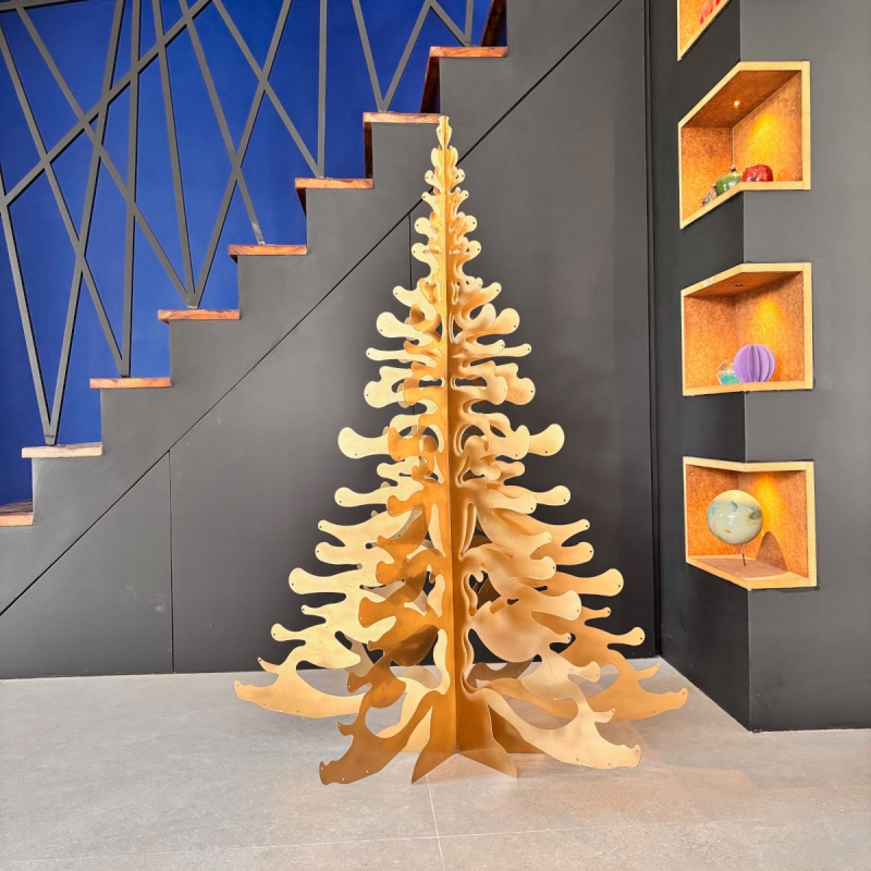 Sapin de Noël métal design dore – Made in France REALTEK FR